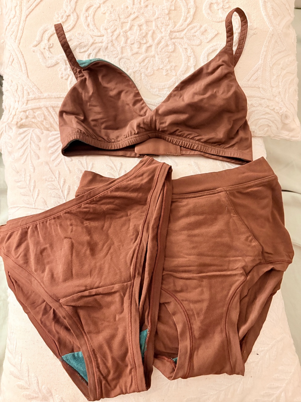 ✨ NWT HUHA S Mineral Bra + S x2 Undie SET